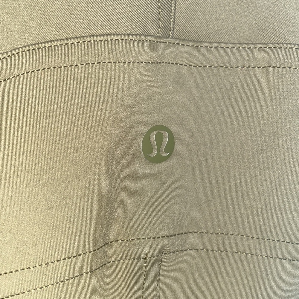 NEW LULULEMON InStill Jacket - Picture 9 of 9